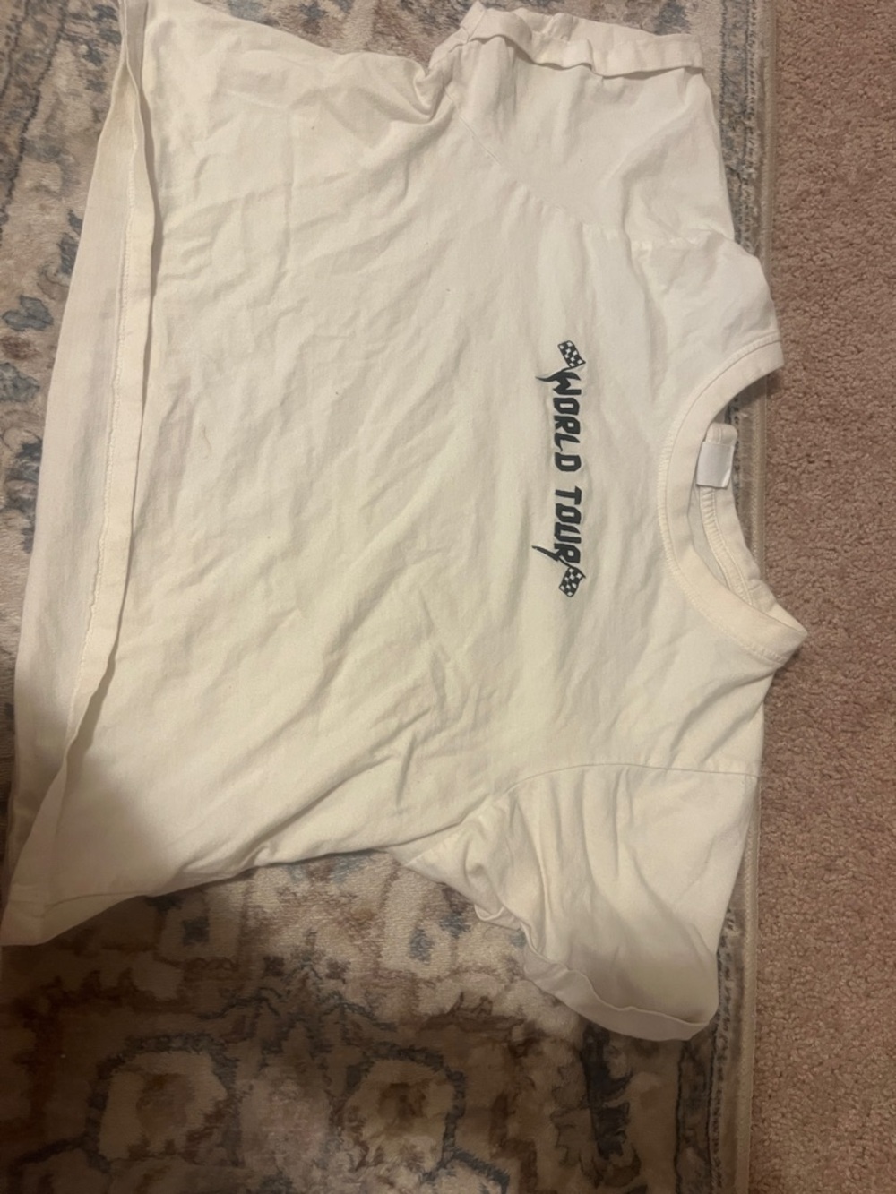 Cute cropped graphic tee